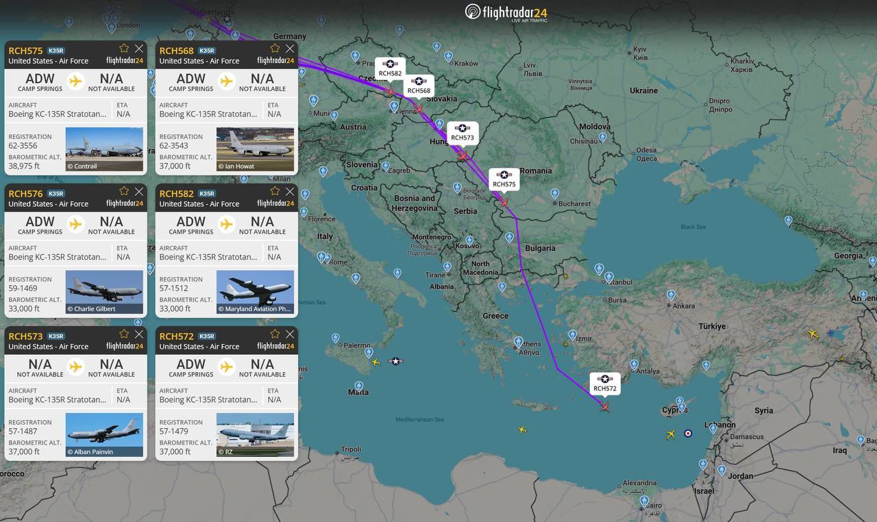 美国空军的六架KC-135R加油机目前正飞越欧洲和东地中海地区，前往中东地区，为