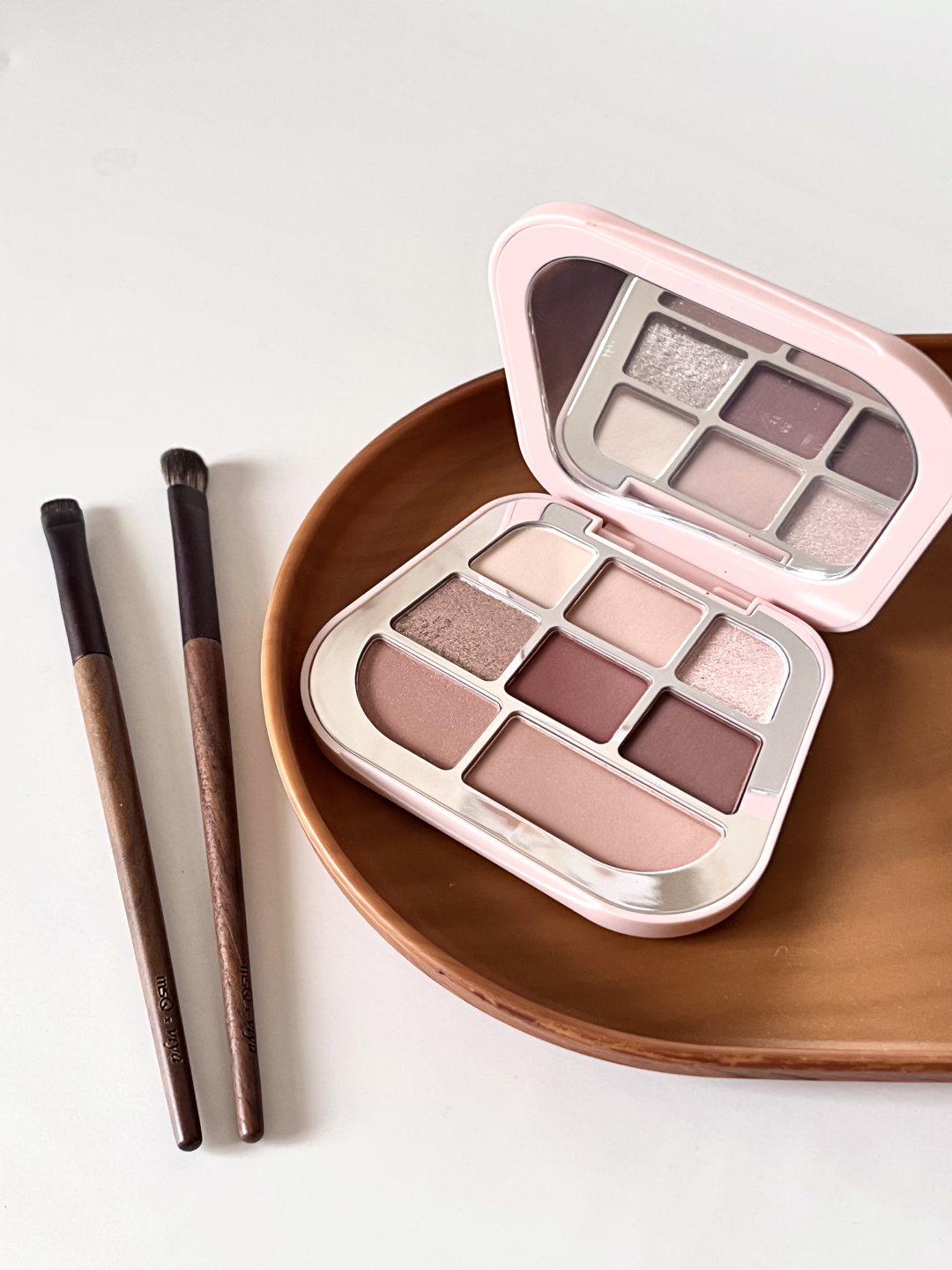 halo我是🫧泡泡 谁能懂随手凑单买的眼影盘竟然这么好用！！一盘八个颜色每个都