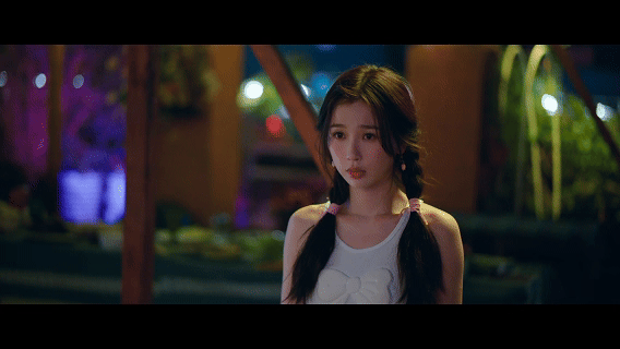 亲脸是预告亲嘴是正片甜蜜的氛围要溢出屏幕了 亲脸到亲嘴，关系进展看得我直跺脚！两