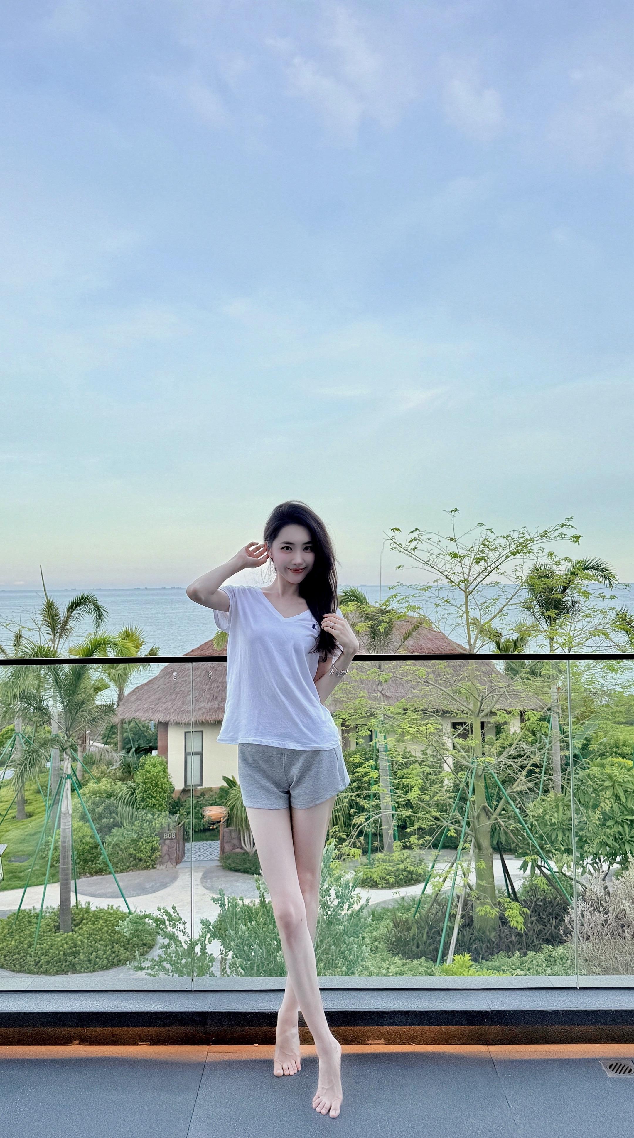 你想去看看大海吗 牵着我的手走吧