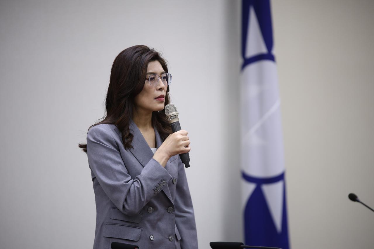 【毒油风暴】「我是人，我反毒台」！郑丽文号召全民725上凯道护食安

梅花新闻网