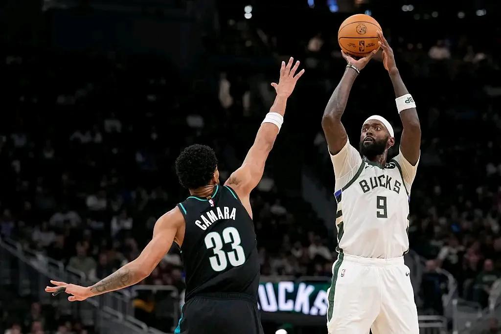 开拓者真是神奇的球队，遇强则强，锄强扶弱啊，雄鹿也能干掉真让我没想到，可惜了，杨