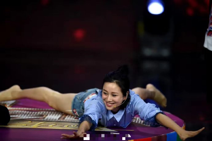 离婚复出的女明星有多拼，为了赚钱真的豁出去了，曾经的一线喜剧女星，不输如今的马丽