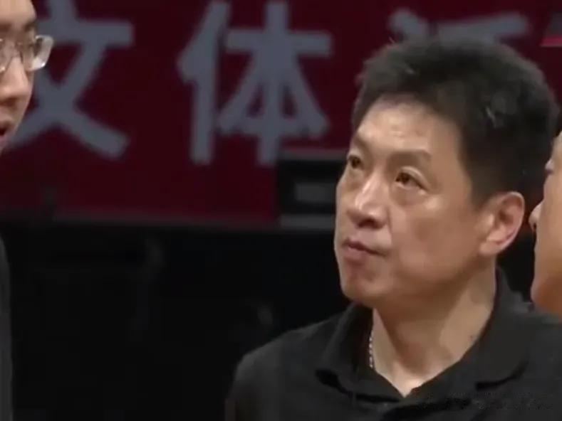 春江潮水连海平， 海上明月共潮生。
滟滟随波千万里， 何处春江无月明。

昨天上