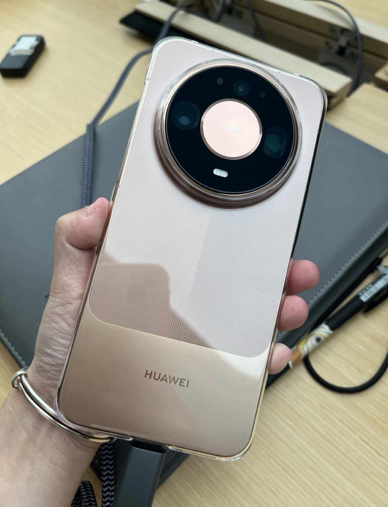 有一说一，华为Mate90pro还挺大的！
成功拿下！不得不说华为Mate90P