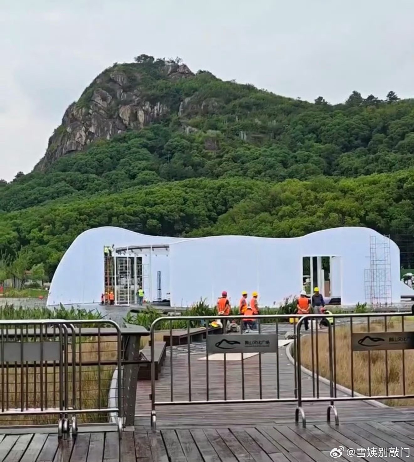 vouge盛典场地布置路透🈶，看起来好像有点简陋[吃瓜] ​​​