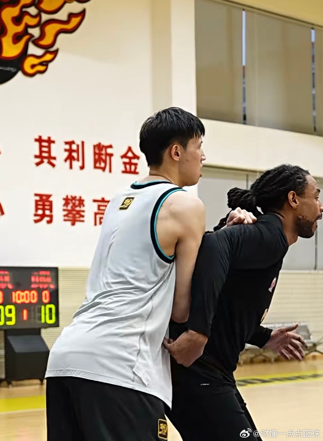 广东宏远VS浙江广厦：榜首劲旅碰撞，主场复仇战一触即发！截至4月4日，广东宏远以