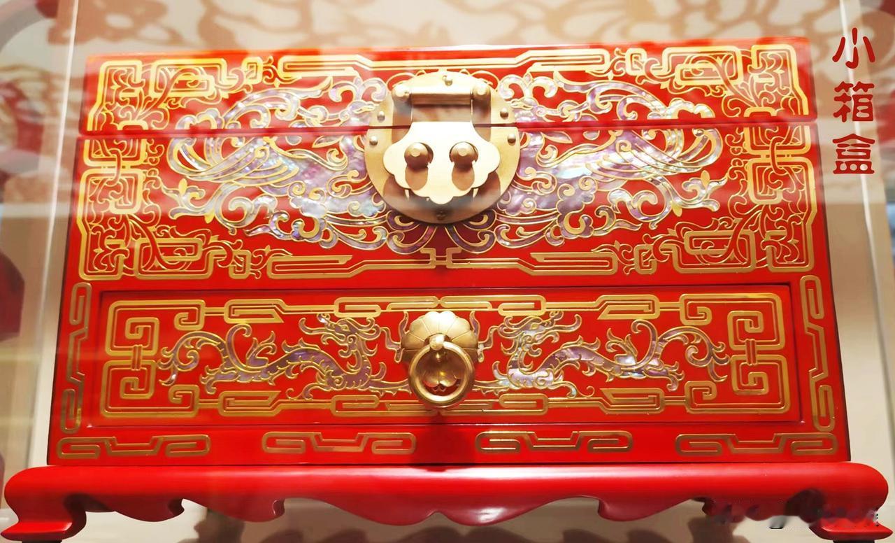 太漂亮了！精致、典雅，华贵、极具古典美，又透着现代气息！太原元宵节民俗展拍到的小