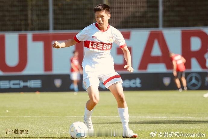 留洋-赛季总结 谢初筠U19 ◉ 德国U19联赛(1)    两阶段头名出线  