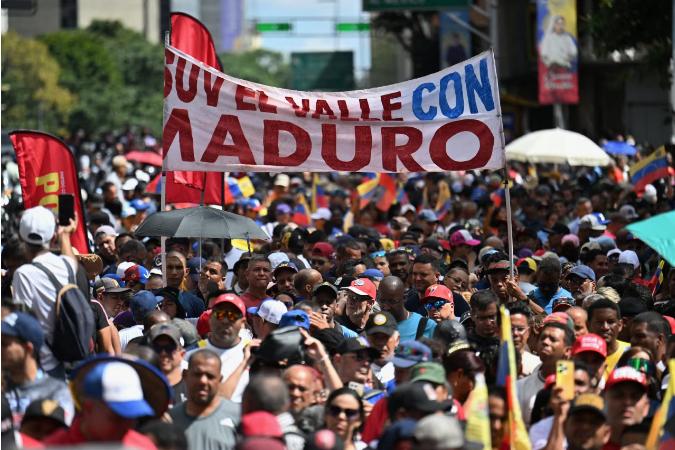 尼古拉斯·马杜罗·格拉在父亲被美军掳走48小时内，连发三份音频，核心只有两个动作