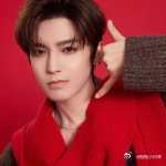 侯明昊和粉丝面对面建群发红包 侯明昊也太会了吧！线下和粉丝面对面建群发红包，就为