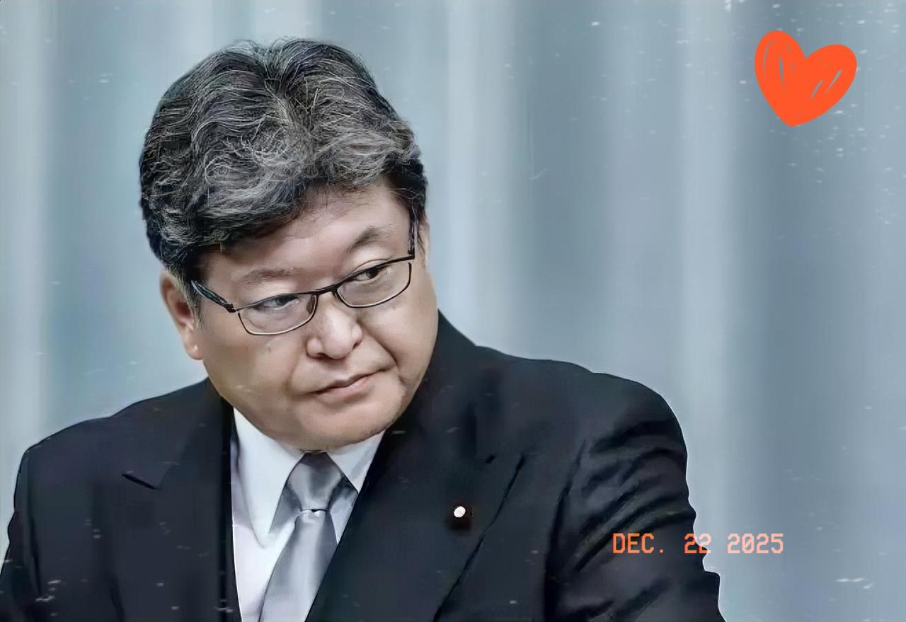 高市早苗繼續玩火。
日本政界重要人士接力訪台。
現在已經在台北的萩生田光一，
这