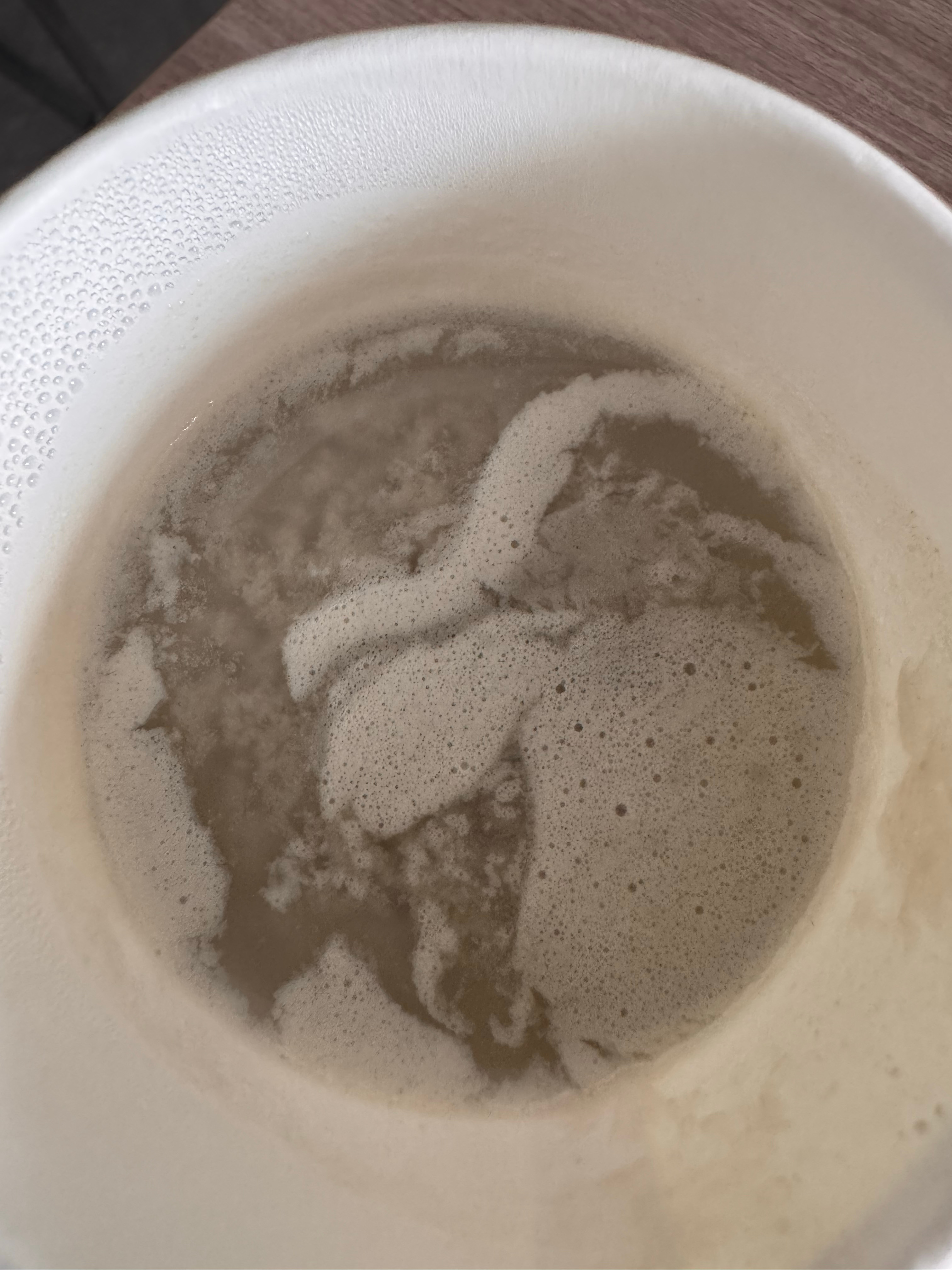 对愚人节没任何感觉 老天捉弄我早就不挑日子了猜猜杯子里是什么？ 