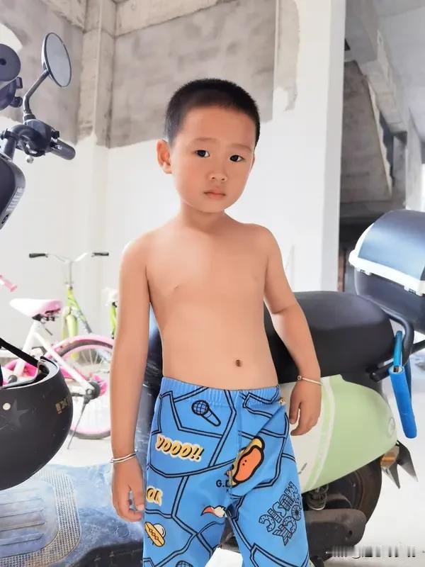 误喝火锅燃料的男孩醒来了 误喝火锅燃料的男孩醒来了这消息让人既欣慰又揪心。1月1