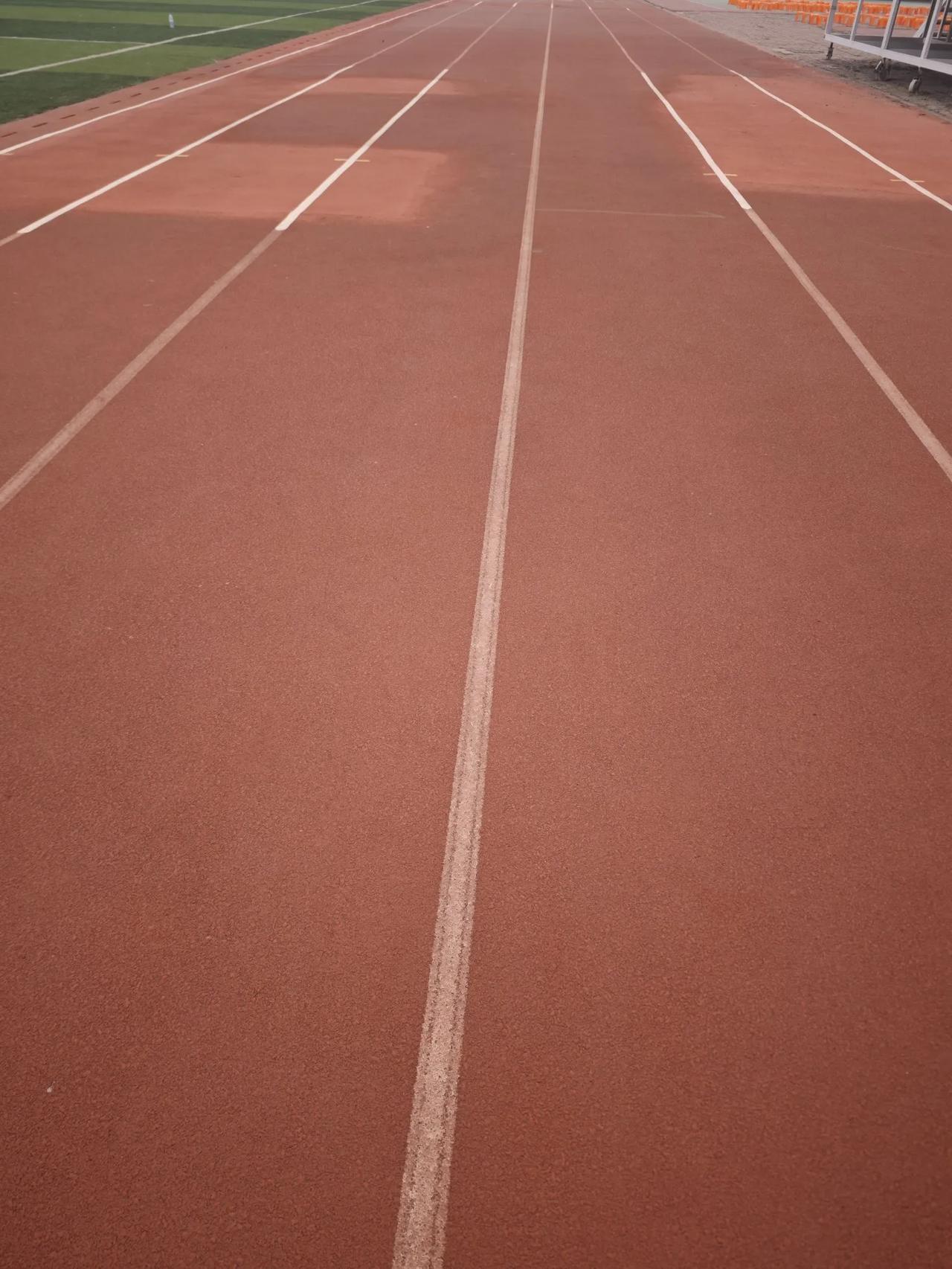 彩排也排了，零食也买了，装备也齐了，
一觉醒了，收到学校通知，运动会延期了！
这