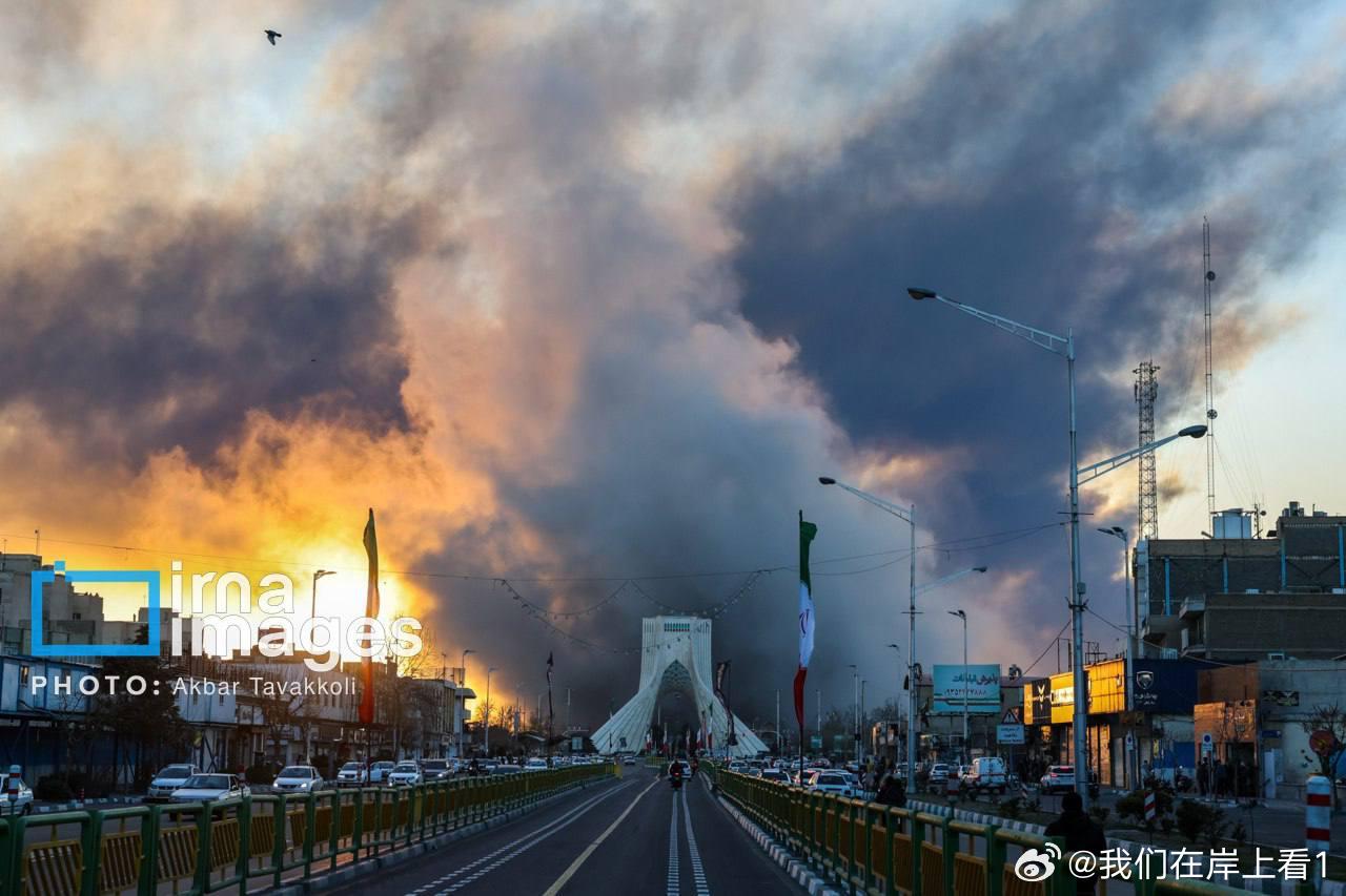 伊朗德黑兰的天空。 