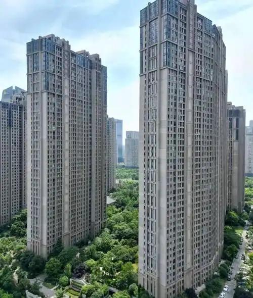 [月亮]台风过后才醒悟：高层住宅的致命隐患不止风雨漏水，未来居住风险早已暗藏
