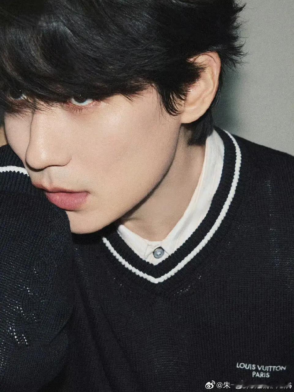 朱一龙这修图太过了吧，生图状态有点难评 