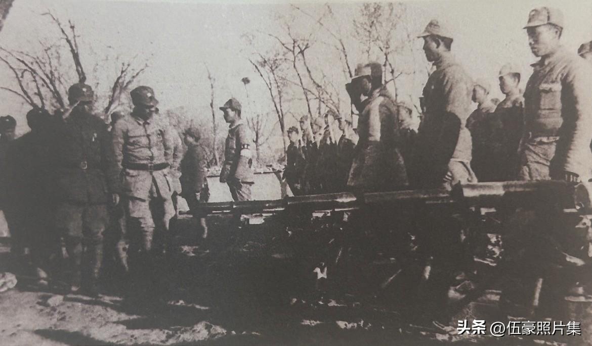1939年11 月，雁宿崖、黄士岭战斗胜利后，晋察冀军区司令员兼政治委员聂荣臻、