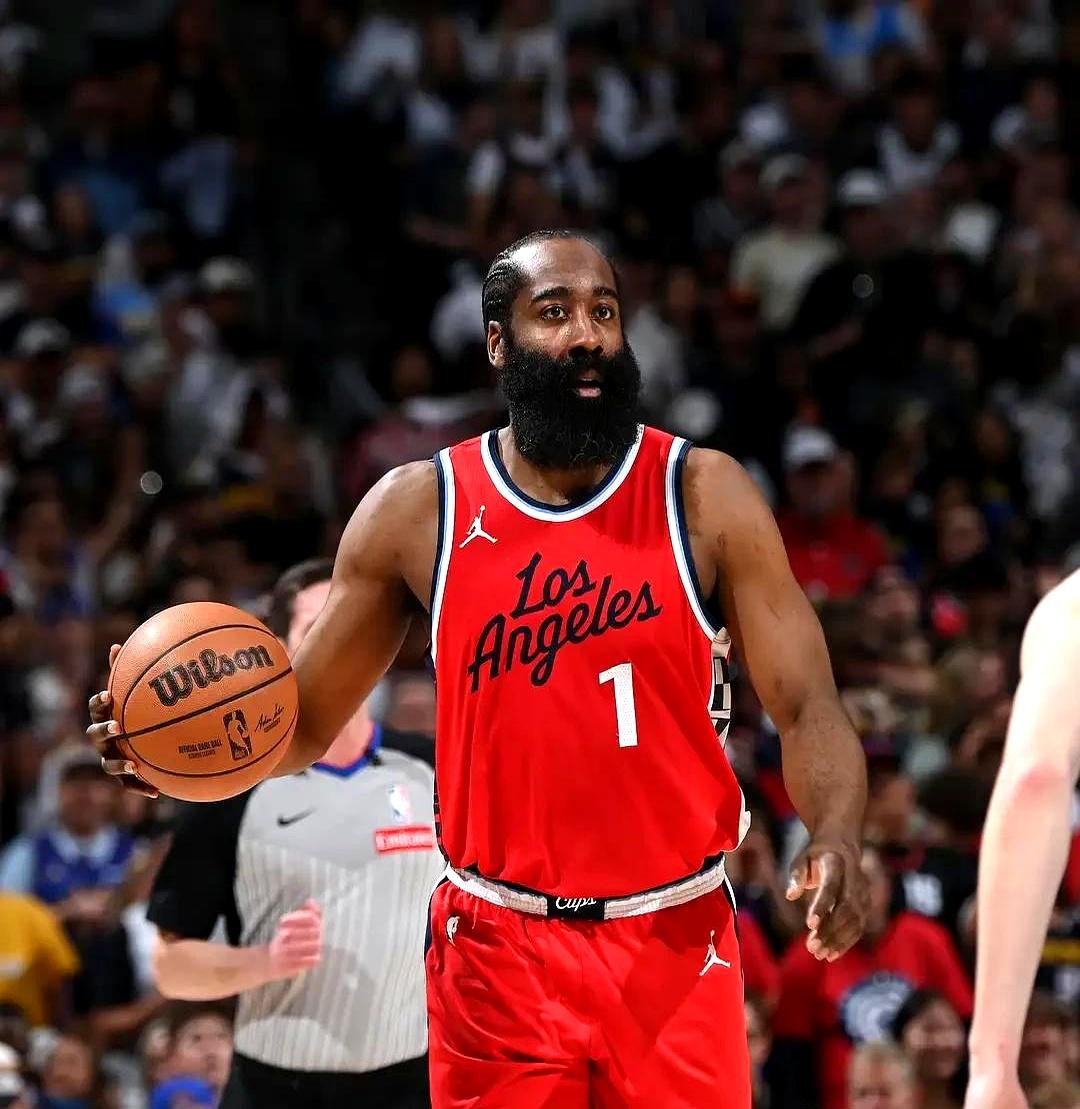 就在今天! 11月21日，快船队3个新消息值得一提。
 

小卡复出终于有谱了，