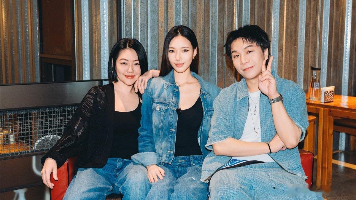 小S和大女儿EIIy将首度在小姐不熙娣合体小S和大女儿在小姐不熙娣合体由金钟主持
