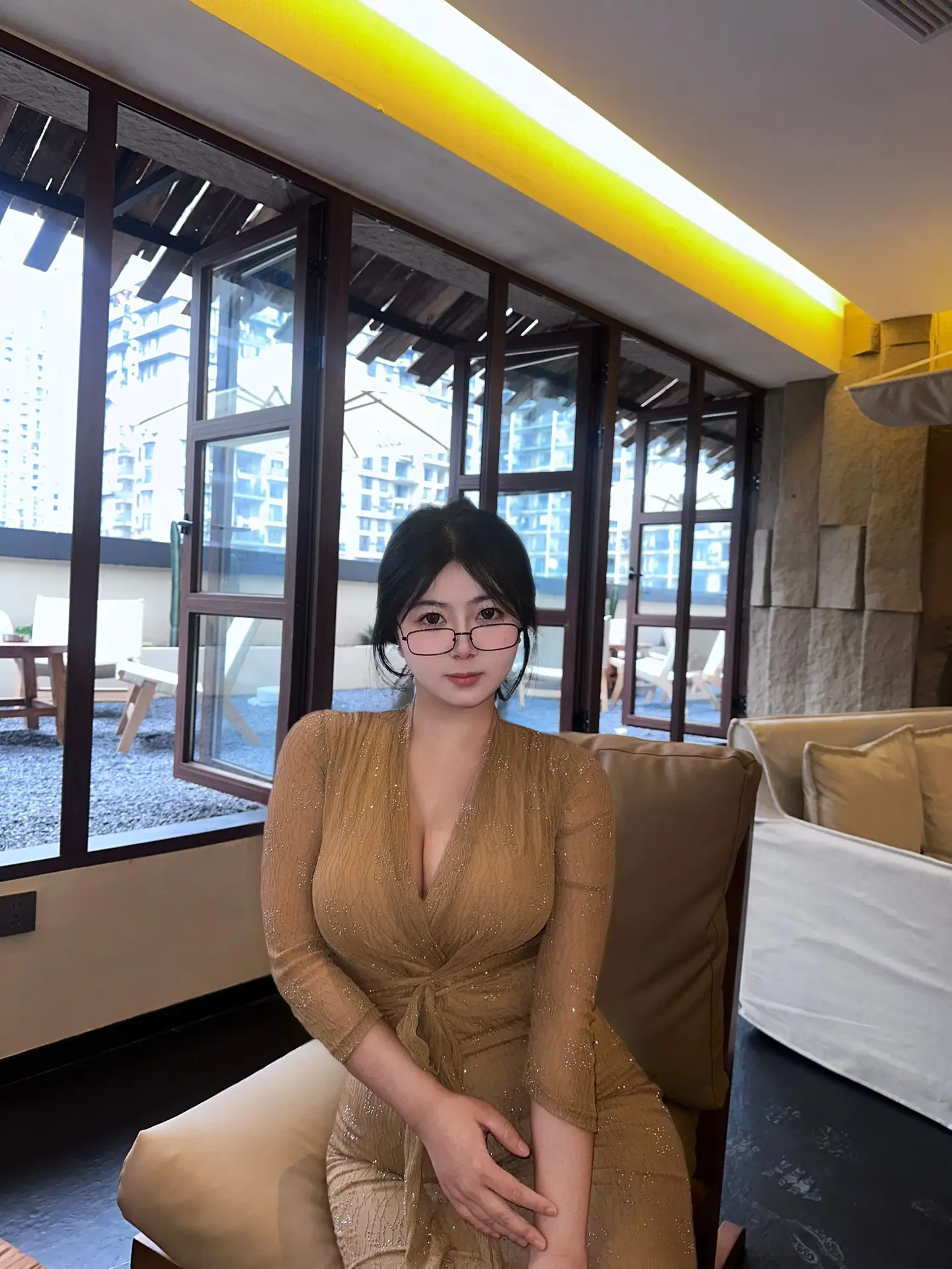 翻看一些几年前的聊天记录常常让人觉得遥远，我和某人曾经有如此亲近的时刻...