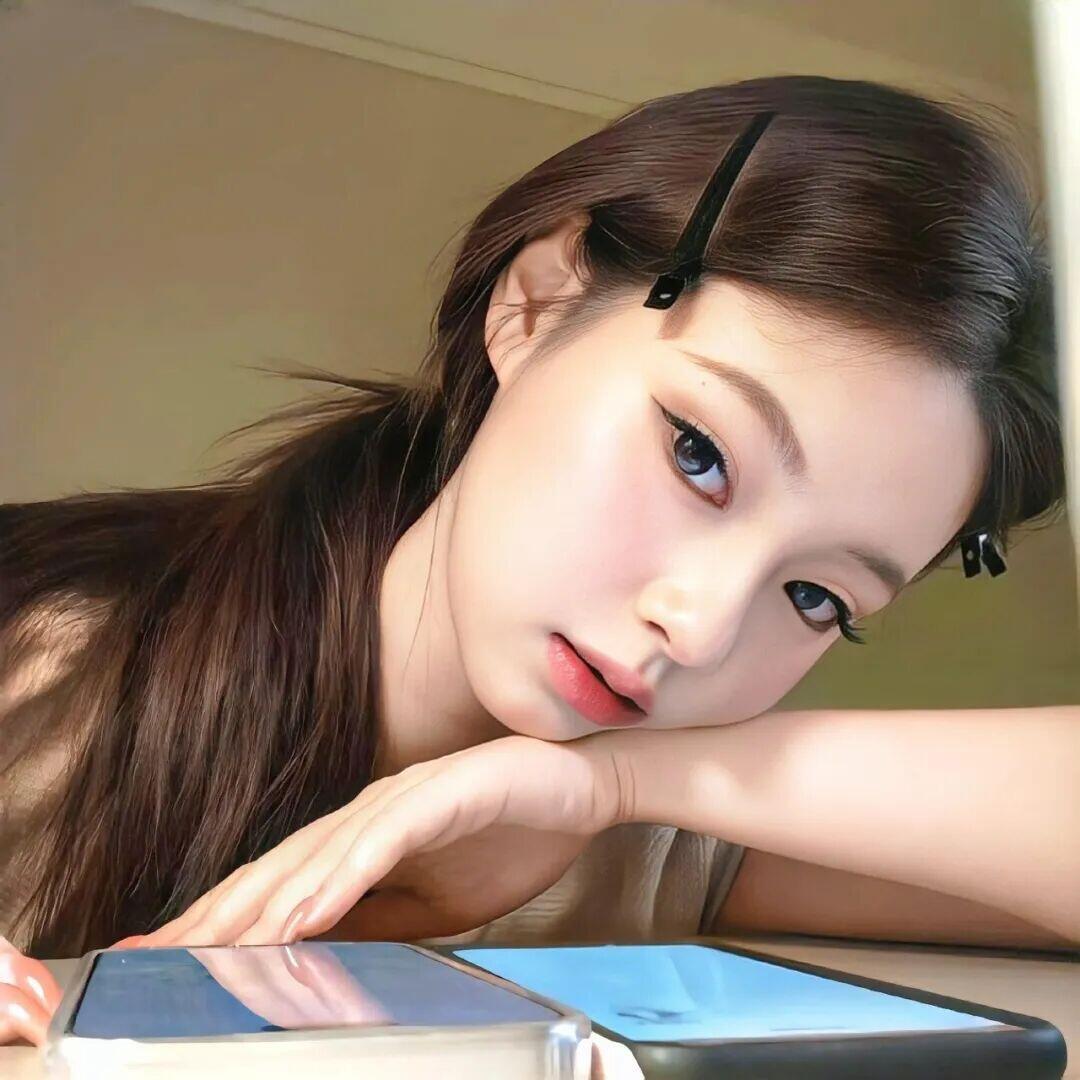 WeChat ｜氛围感女生头像 ​ ​​​