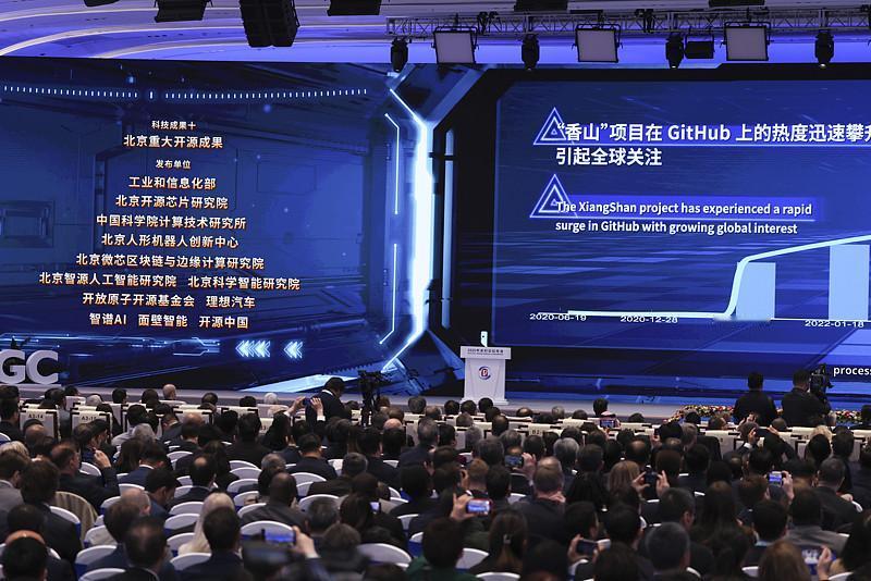 中国开源模型火遍硅谷太猛了！根据硅谷权威报告，通义千问Qwen在海外新增微调开源