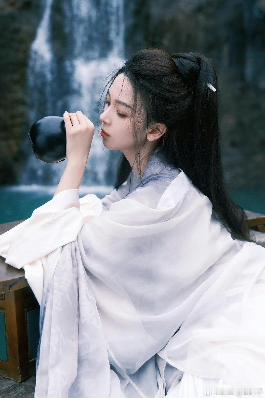 邓为陈瑶或将合作百妖谱曝邓为陈瑶合作百妖谱要是最后敲定的女主真的是陈瑶的话，那不