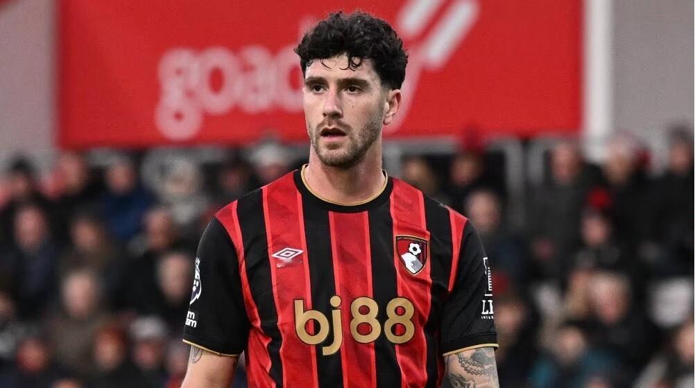 多特蒙德黄黑普鲁士 图片报：由于部分后防球员的未来仍不明朗，俱乐部高层正在讨论各