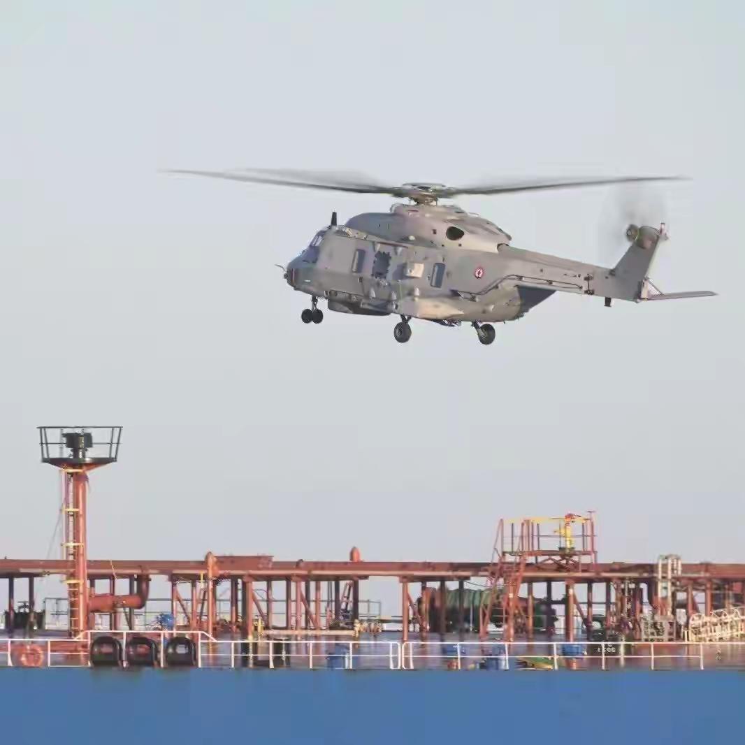 马克龙也欺负普京？法军扣押俄油轮，印度出局