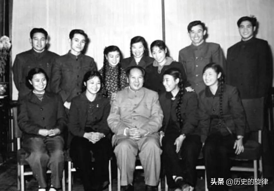 1958年中南海文工团解散是否由彭德怀主导？知情者辟谣：其实根本不是他的决定
 