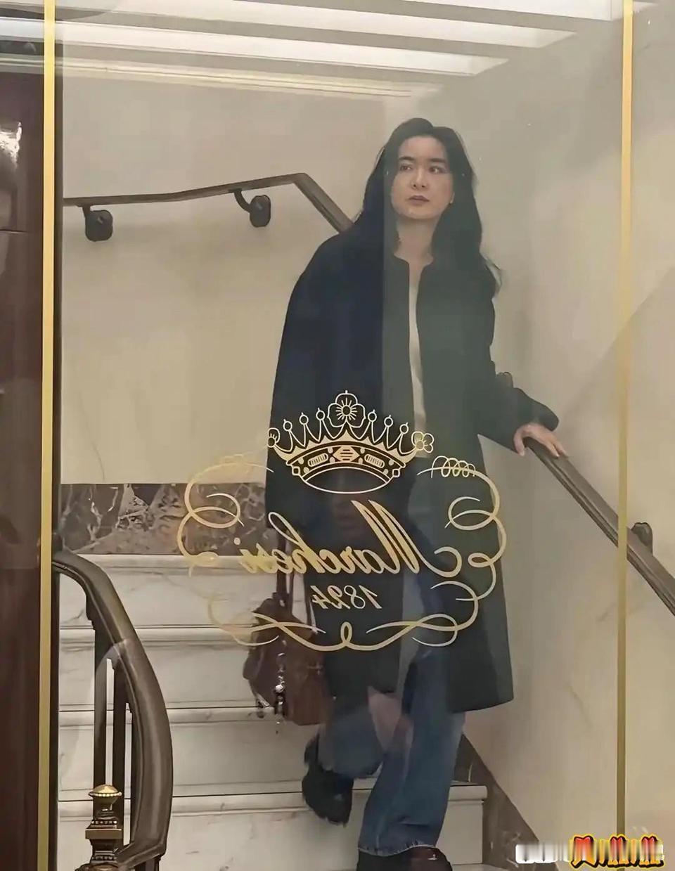贾玲要一直这样下去吗？贾玲现在已经不是简单的胖、瘦的问题了，她很少在公众面前露面