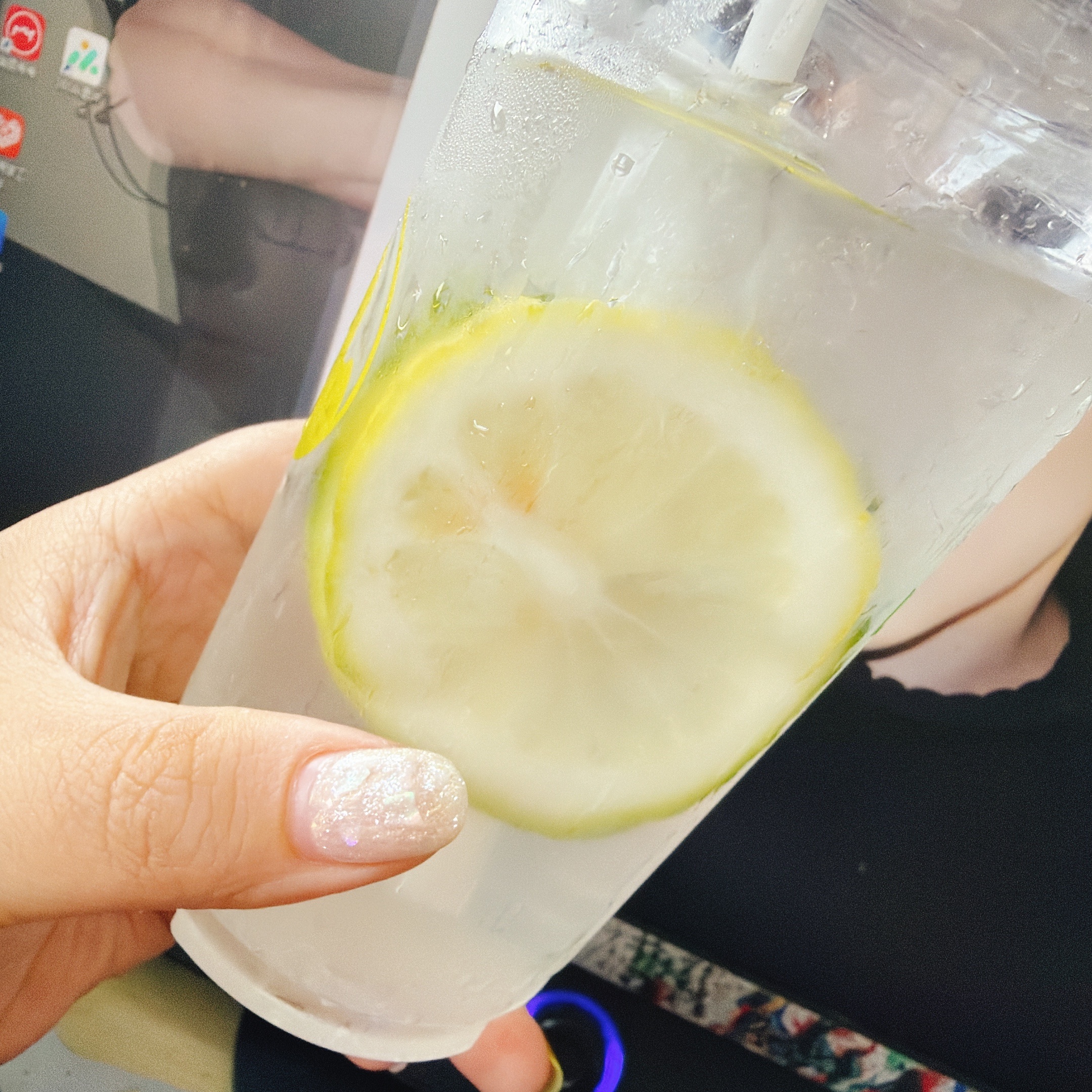 喝杯柠檬水来庆祝柠檬水的生日吧🍋 