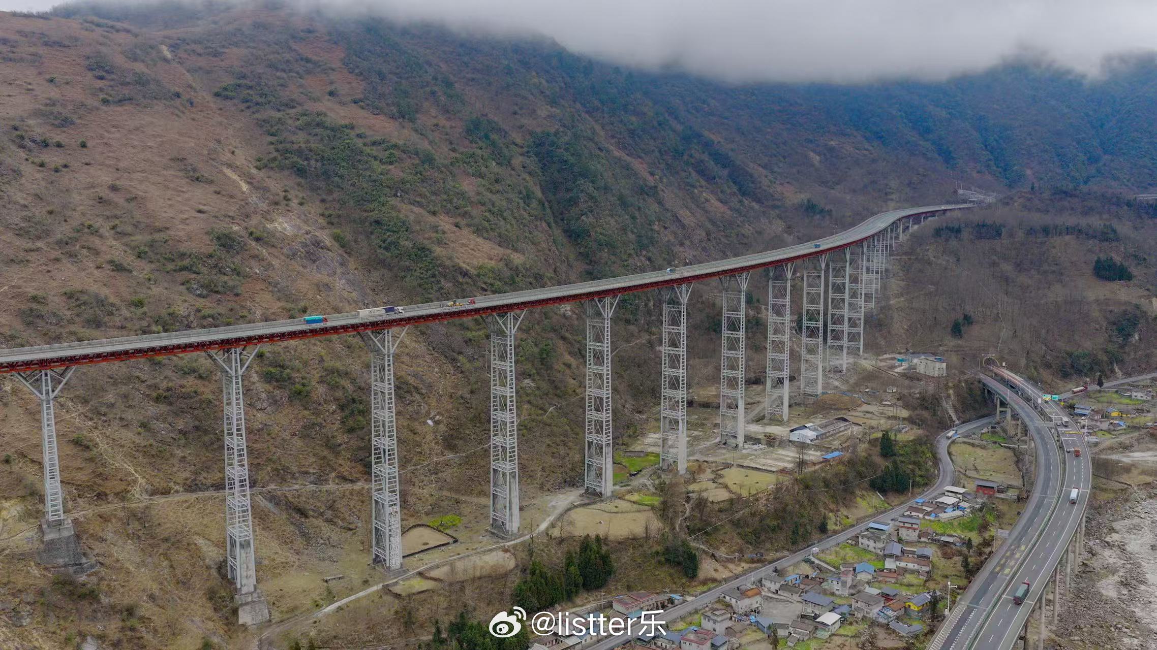 极氪回应中铁建邀请吉线G331，中国最美边境公路，也是极寒冰雪的极限考场。零下三