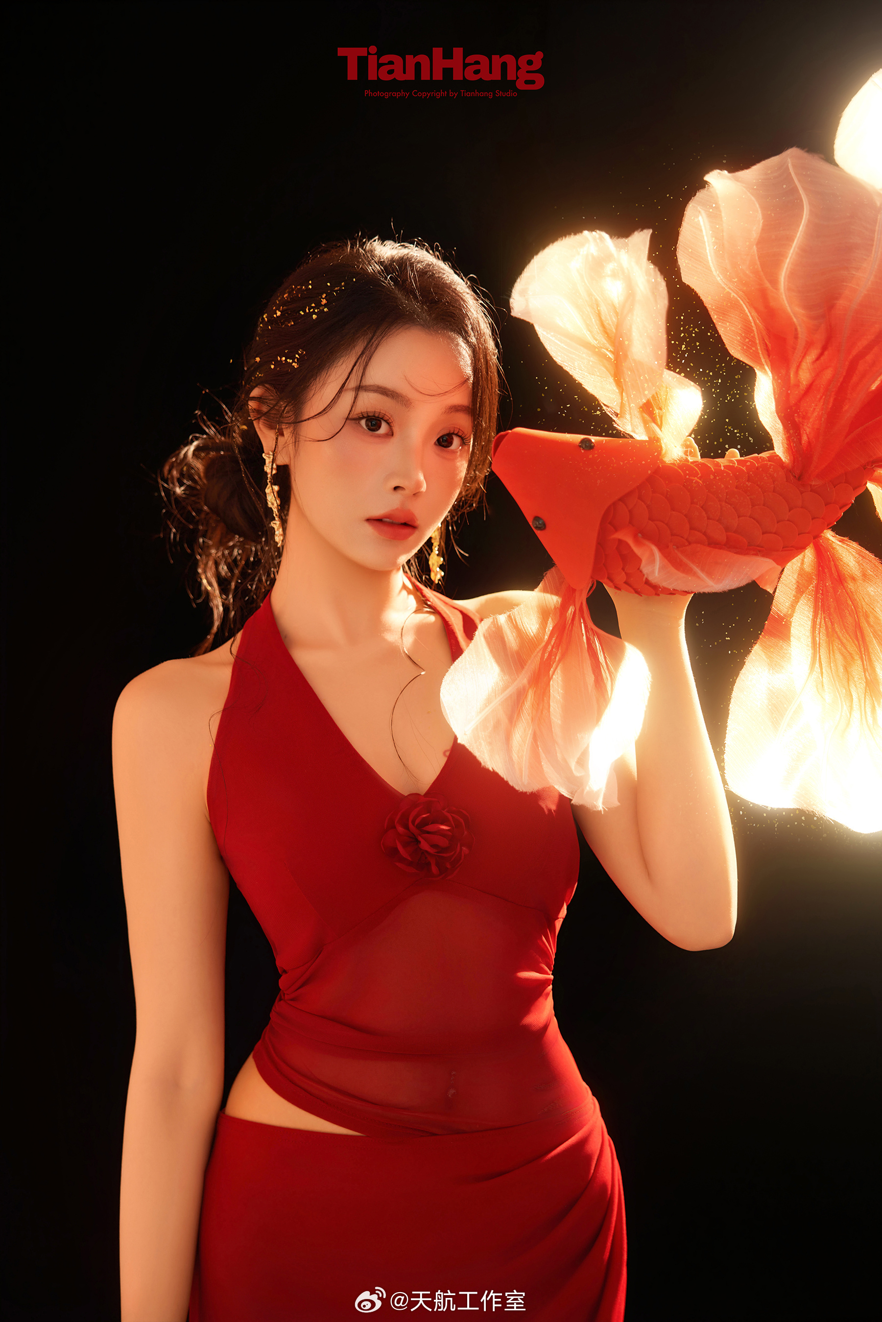 ✨棚拍分享红裙配锦鲤 新岁运气buff叠满🥰天航工作室韩系棚拍少女心新年照锦鲤