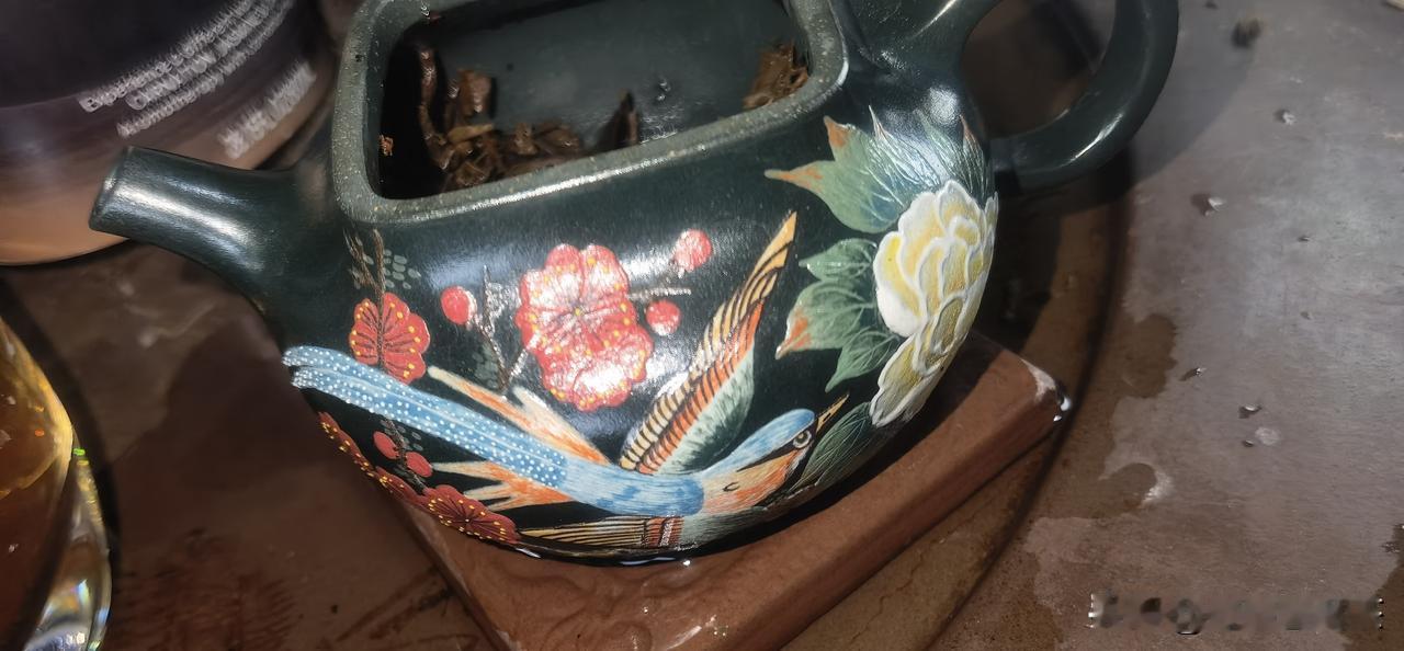 喝错茶的隐性伤害：聊聊熟茶、烤茶的饮用误区


最近和茶圈的老友聊天，聊起当下很