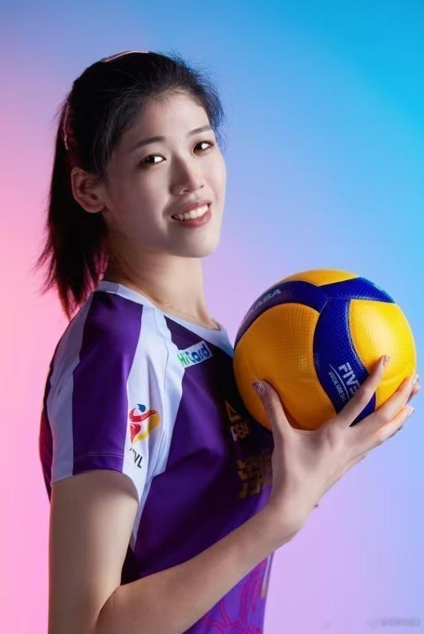 李盈莹后三度过死亡发球轮#女排[超话]# ​​​