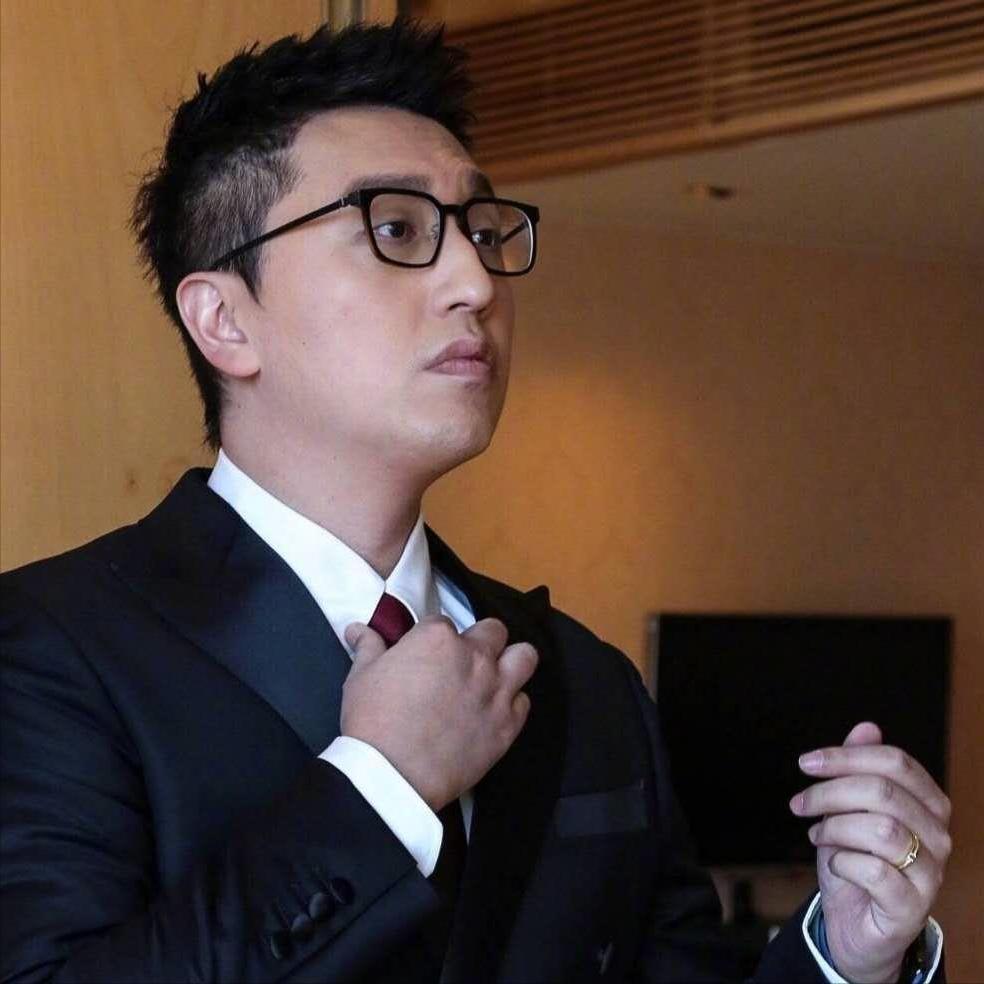 主持人，华少，问导师庾澄庆，听说你第二次参加好声音，导师费很高，达到两千万没有。