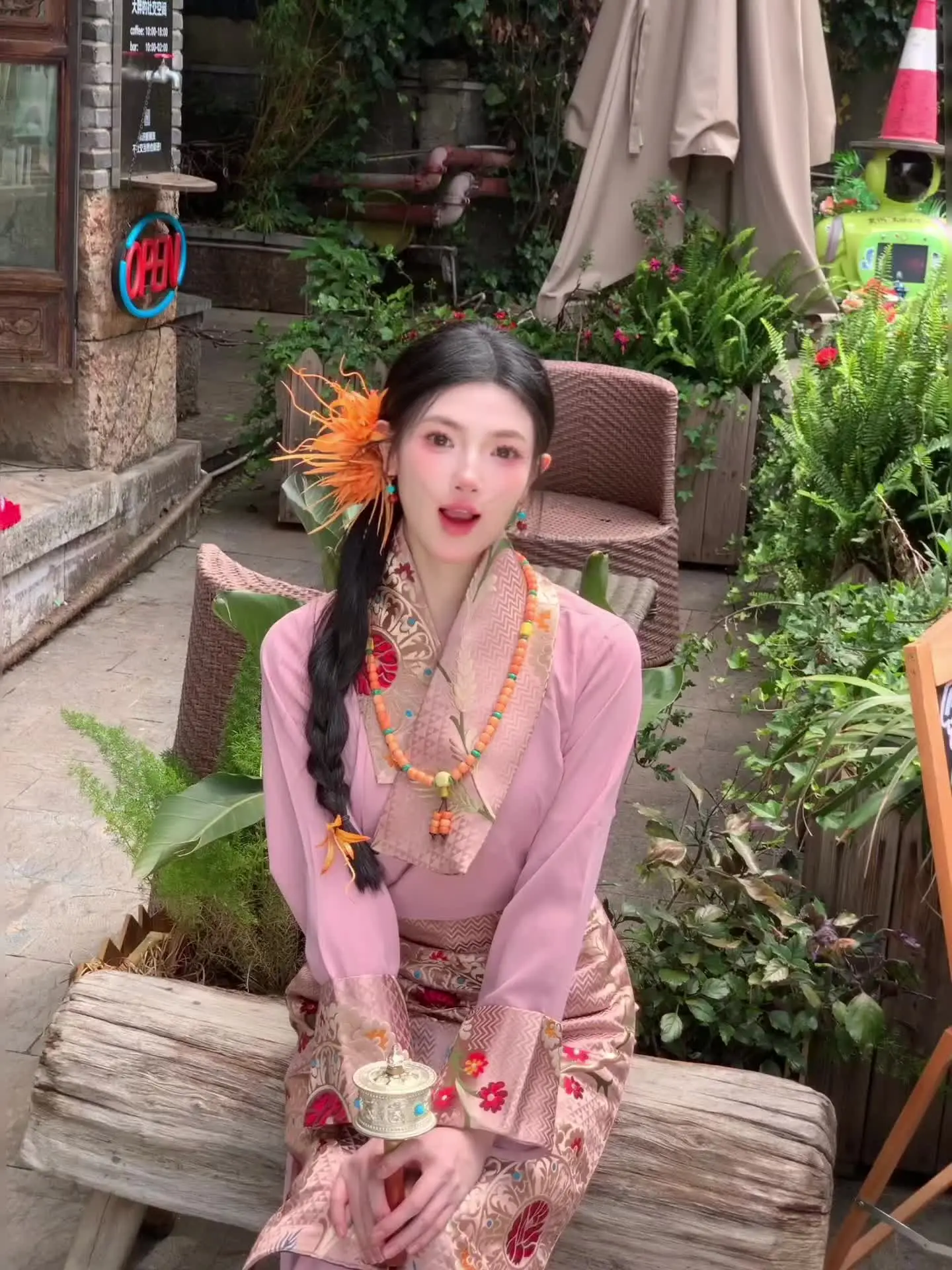“扎西德勒”小卓玛一日体验卡⛰️传统藏袍太好看了