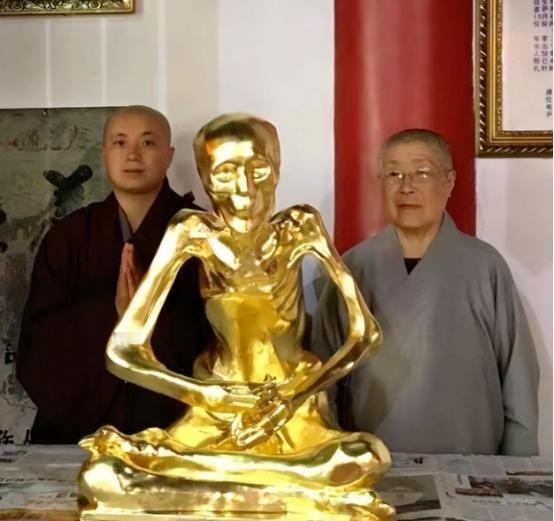 1995年，安徽85岁的尼姑仁义师太临终前告诉徒弟：“我死后不要烧，将我放入大瓮