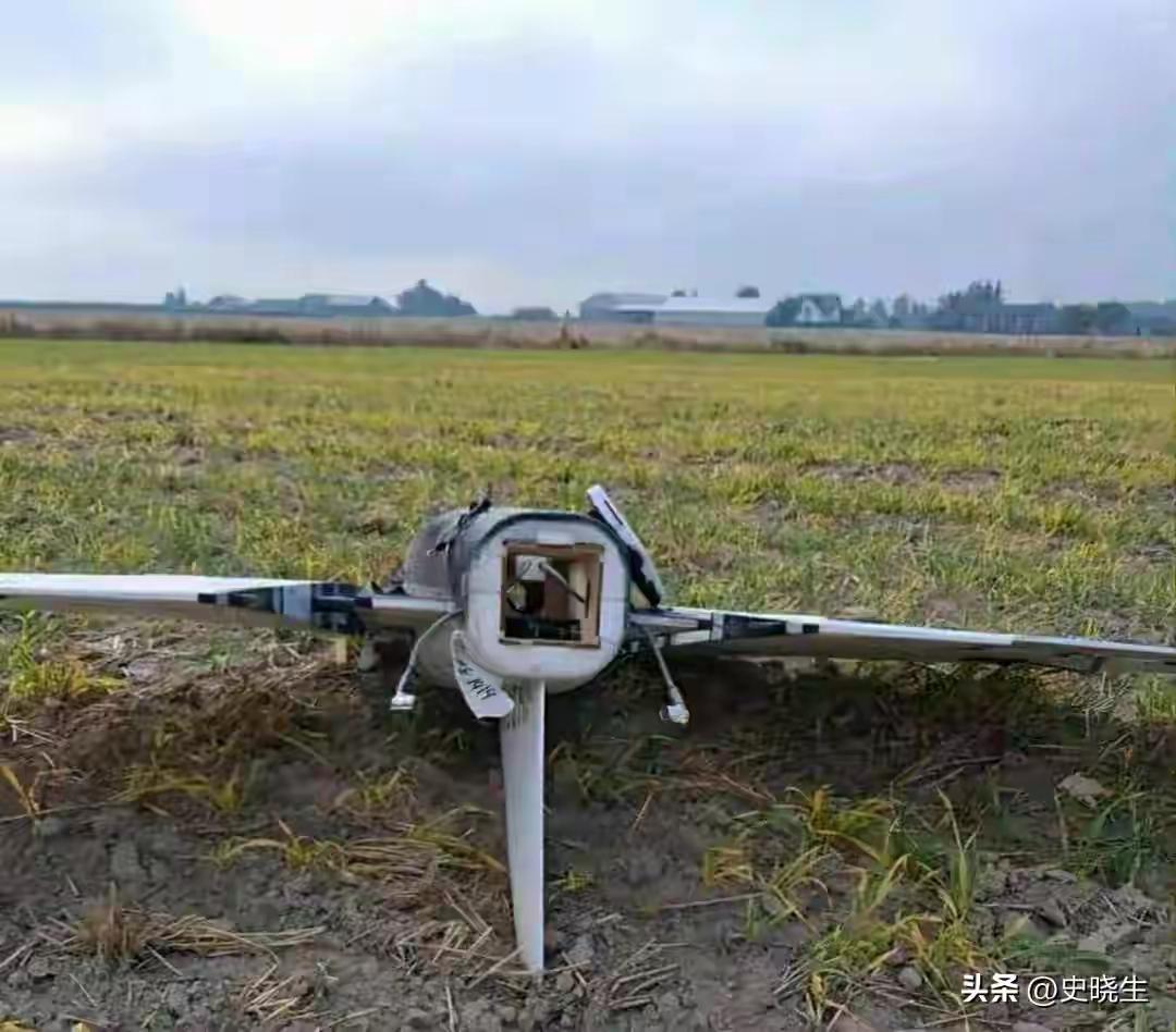 历史上几次亡国的波兰在俄乌战场边缘横跳
波兰最近说有几架据说是8架俄罗斯无人机，