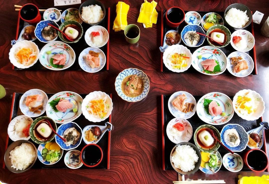 【搬运】2018年10月23日lunch time 我老公负责开车绕山路我们三个