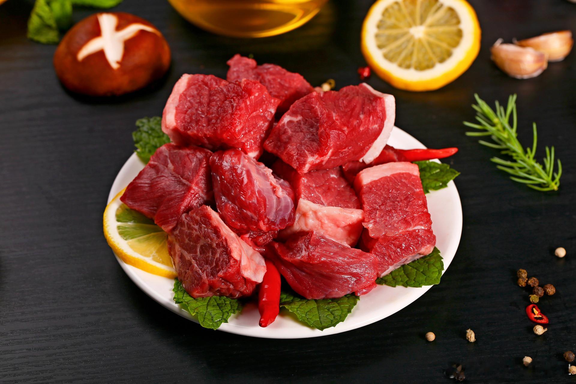 #红肉摄入过多增加患癌风险##食品安全在身边# 经科学研究发现，红肉摄入过多，确