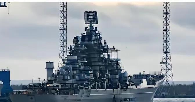 俄军重建了纳希莫夫海军上将号，这船根本无法应对现代海战。但是如果建造它的目的是为