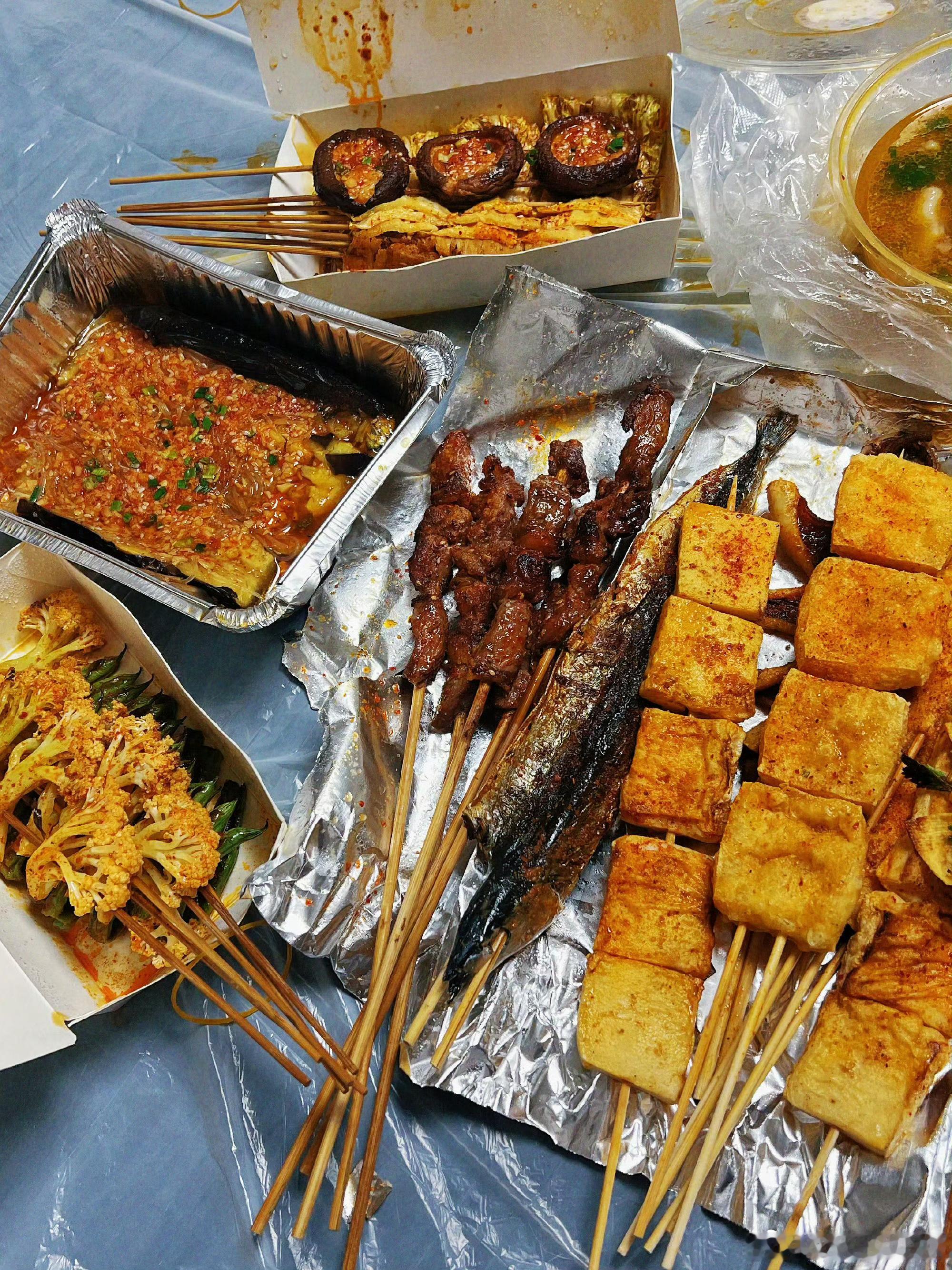 翻看相册，太久太久太久没有吃这些入味的饭菜！这周必须安排！晚安💤好梦🌙 