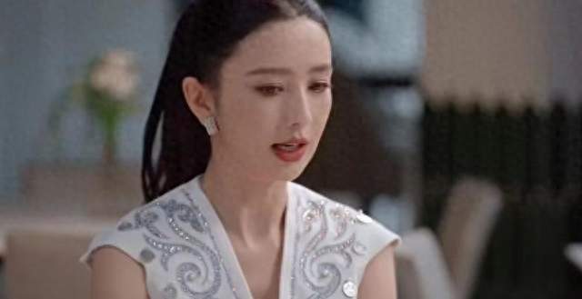 9月17日鲁豫对谈佟丽娅曝心声离婚心路儿子不知谣言澄清