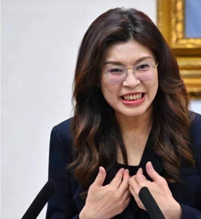 6月22日，汤家凤发文表示，当时郑丽文来大陆拜谒中山陵，他就拒绝抱有任何期待，甚