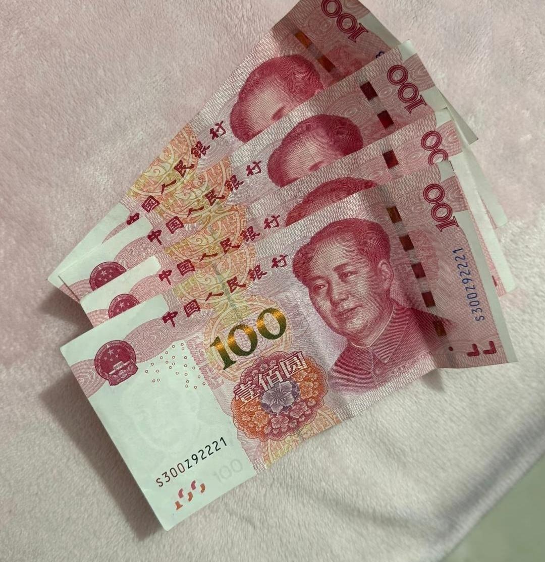 年底了，为了交医保的事，家里又快吵起来了。
女儿要给爸妈交明年380块的居民医保