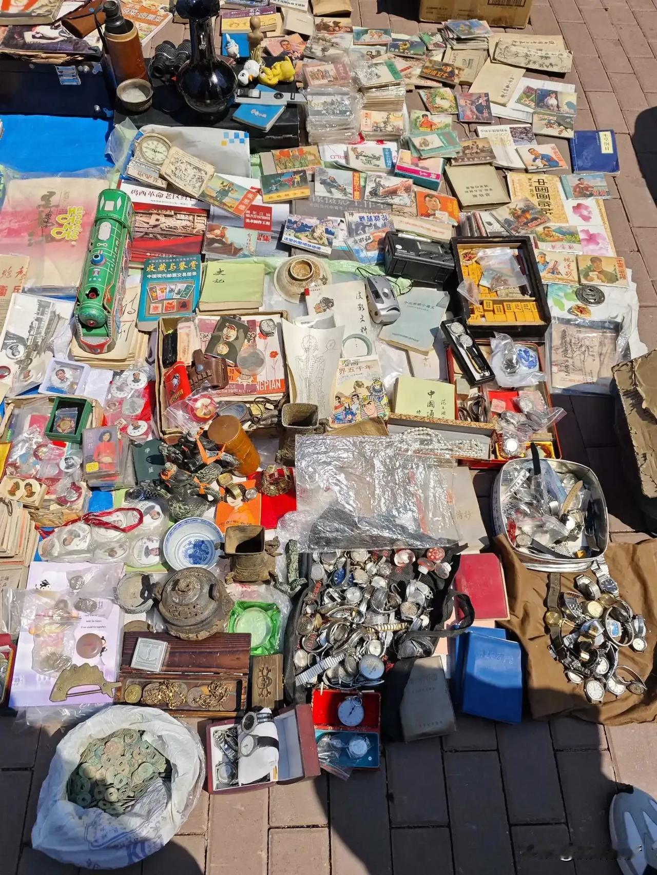 每天都在幻想暴富，然后不用上班。

现在大环境不好，干啥啥赔钱，赔的太多！老本朝